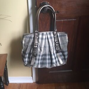Burberry vintage bag  100%authentic